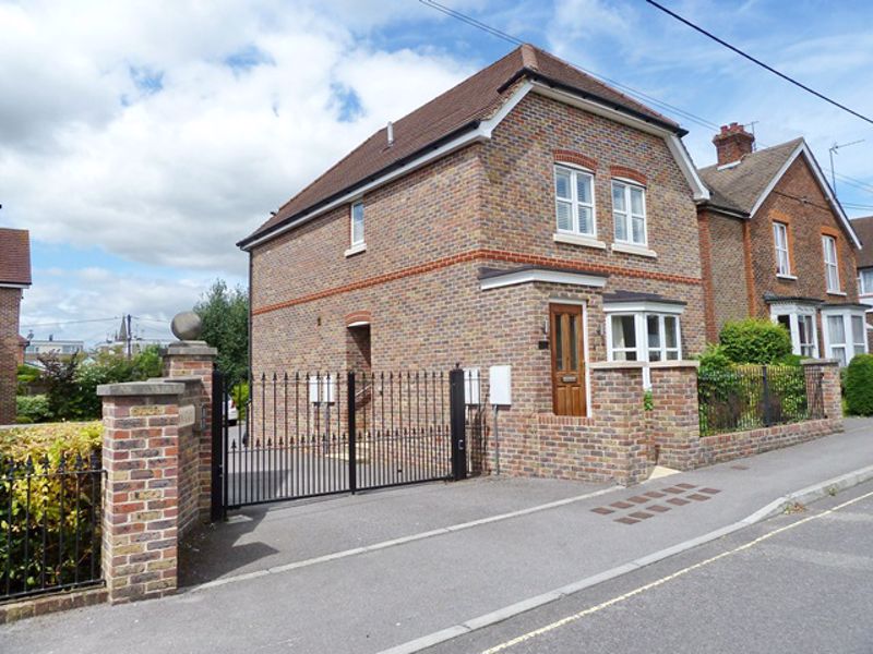 20 King George Avenue